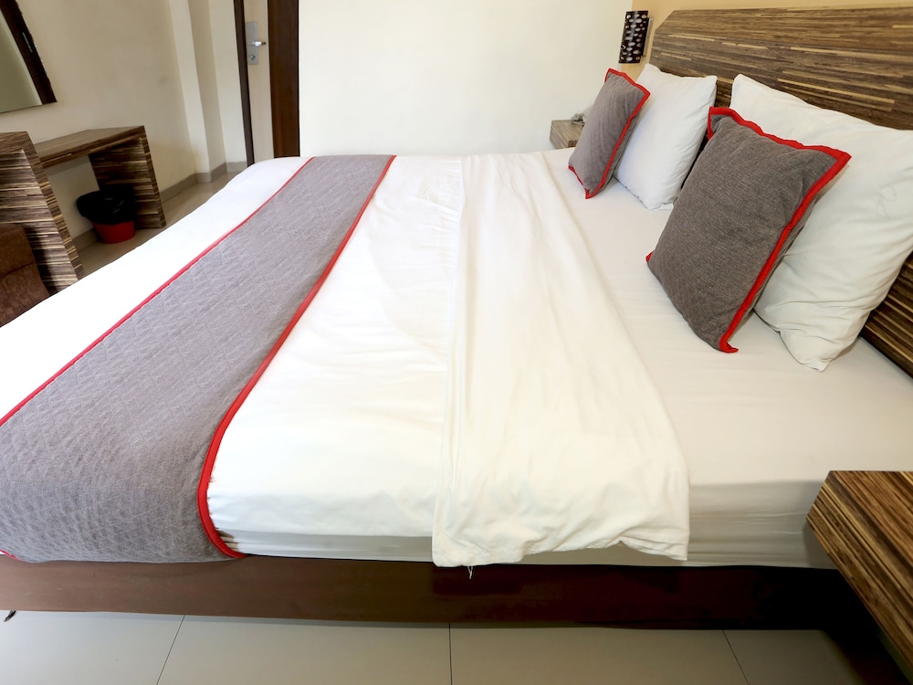 Deluxe Double Room - Photo 11