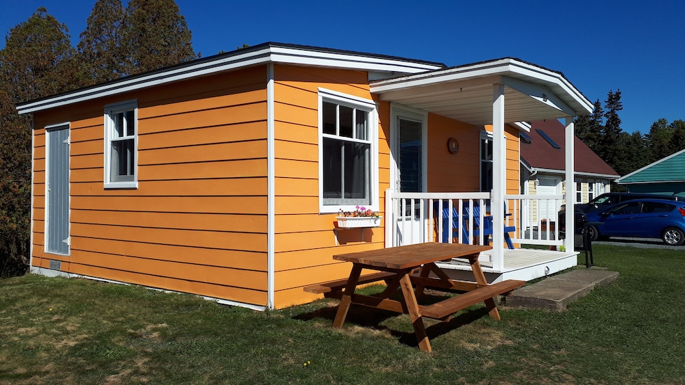 Comfort Cottage, 1 Bedroom, Kitchen, Ocean View photo 3