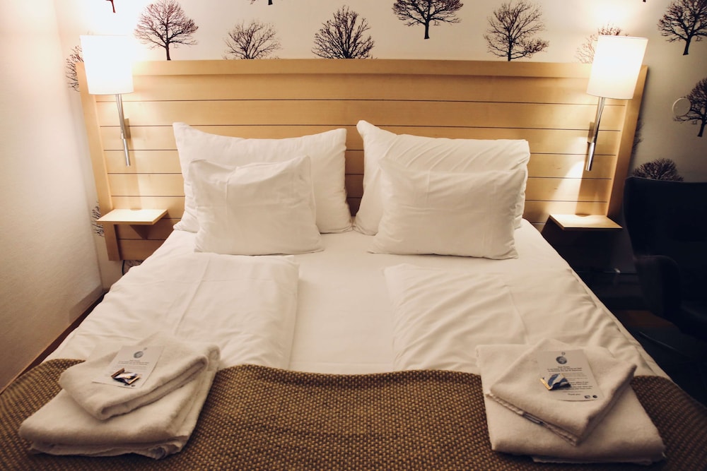 Superior Room, 1 King Bed, Balcony, Sea View - Photo 4