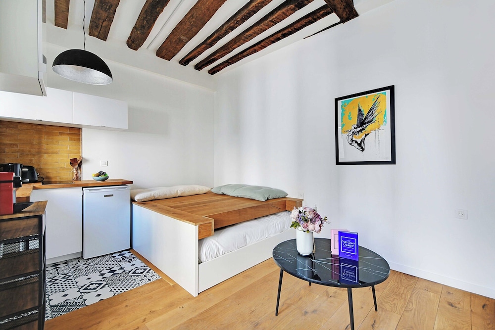 Apartment photo 2