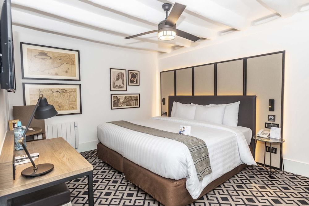 Superior Room, 1 Queen Bed photo 1