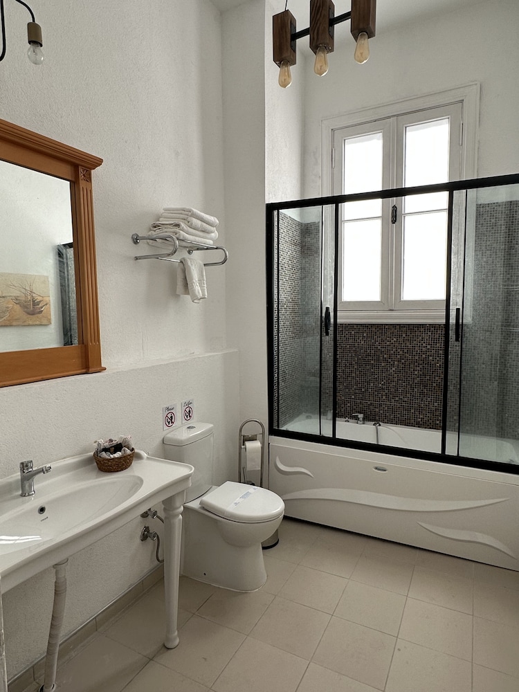 Standard Room, Balcony - Photo 4