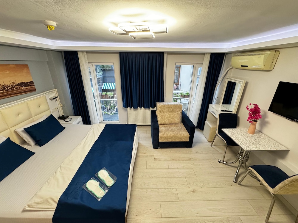 Deluxe Double Or Twin Room photo 1