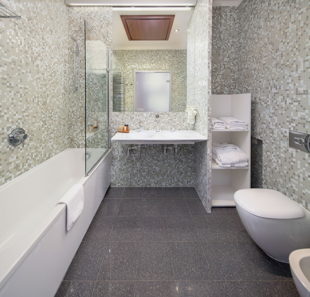Deluxe Suite - Photo 4