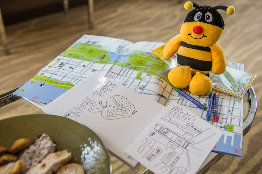 Junior Suite, 1 King Bed (Midtown View)