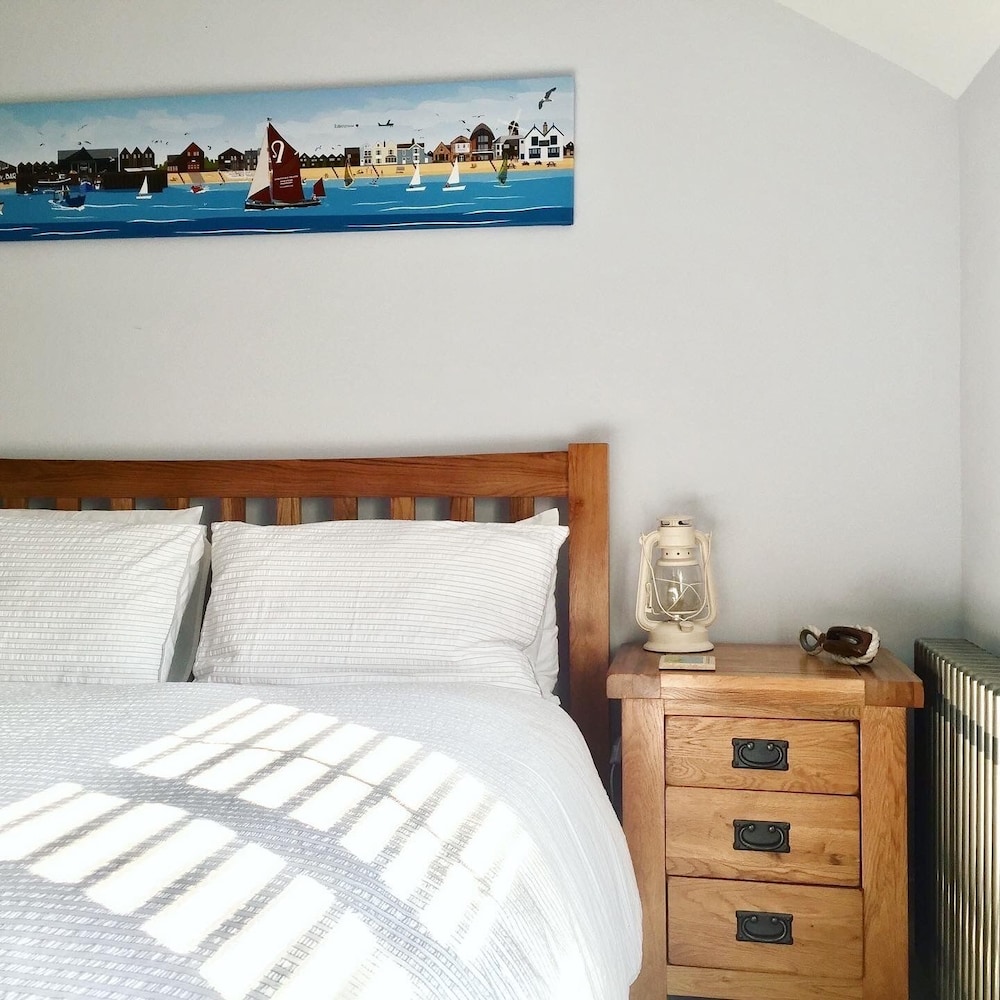 Basic Apartment, Private Bathroom, Beach View (Top floor )