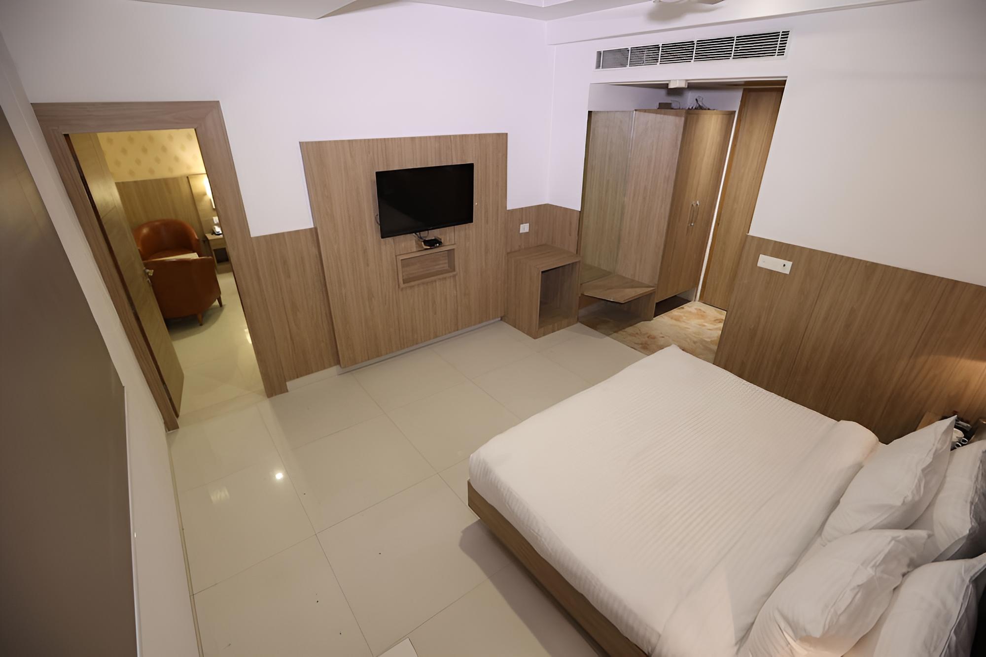 Family Suite, 2 Bedrooms, Connecting Rooms - Photo 6