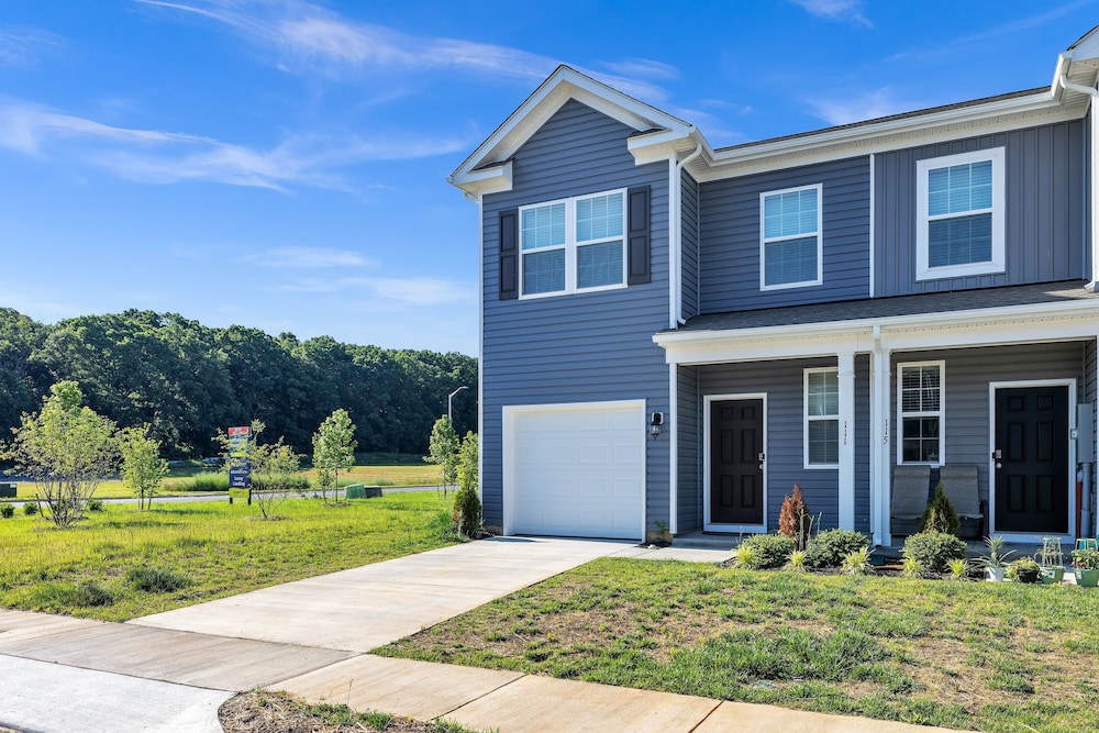 Townhome, 3 Bedrooms photo 2