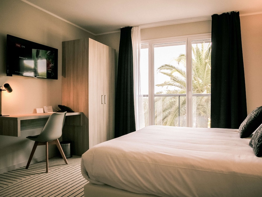 Superior Room, 1 Queen Bed, Balcony