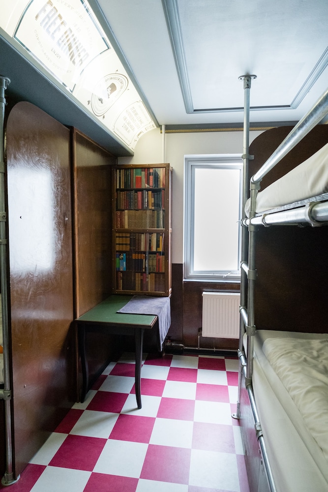 10 Bed Private Room With Shared Bathroom