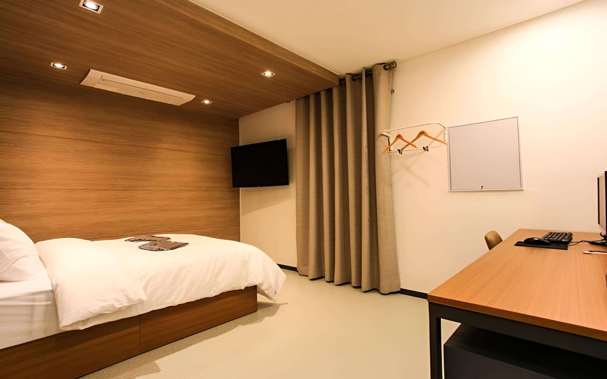 Room (Walkie Special Rate (No Parking Room ) - Photo 11