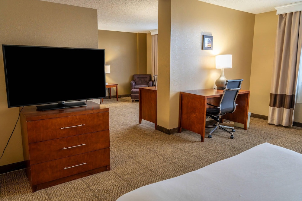 Suite, Multiple Beds, Non Smoking photo 1