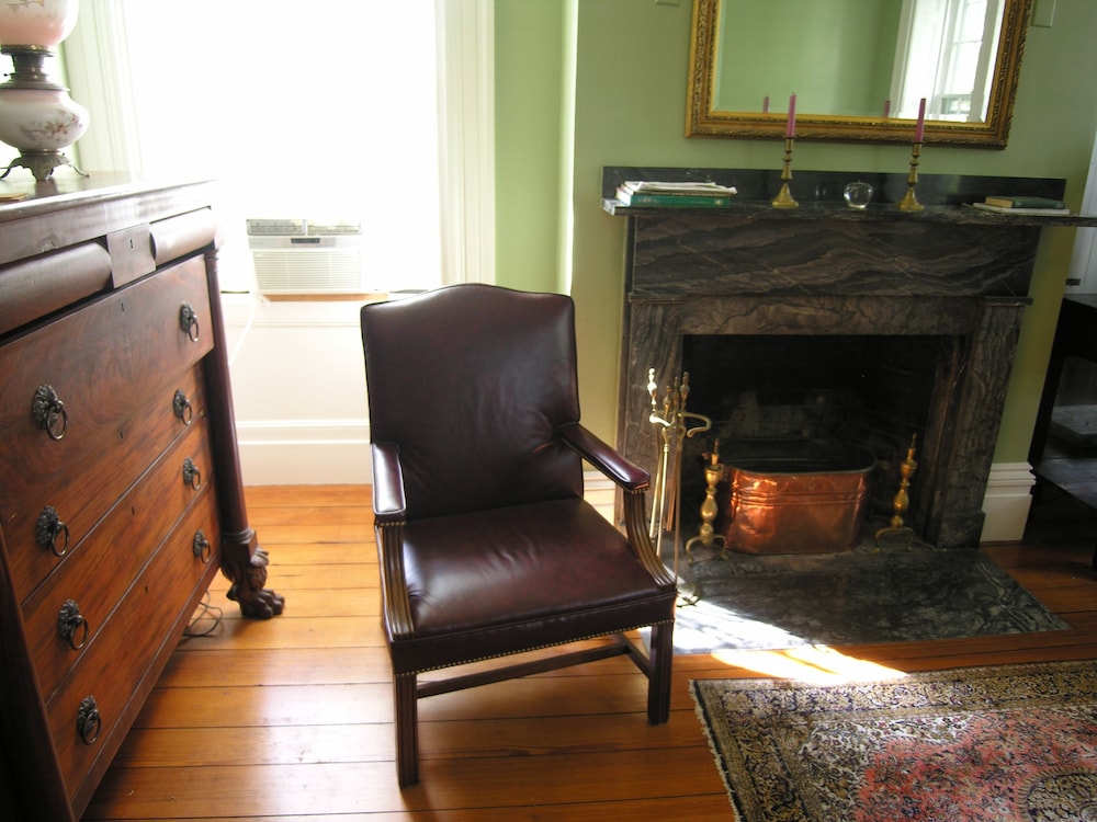 Room photo 2