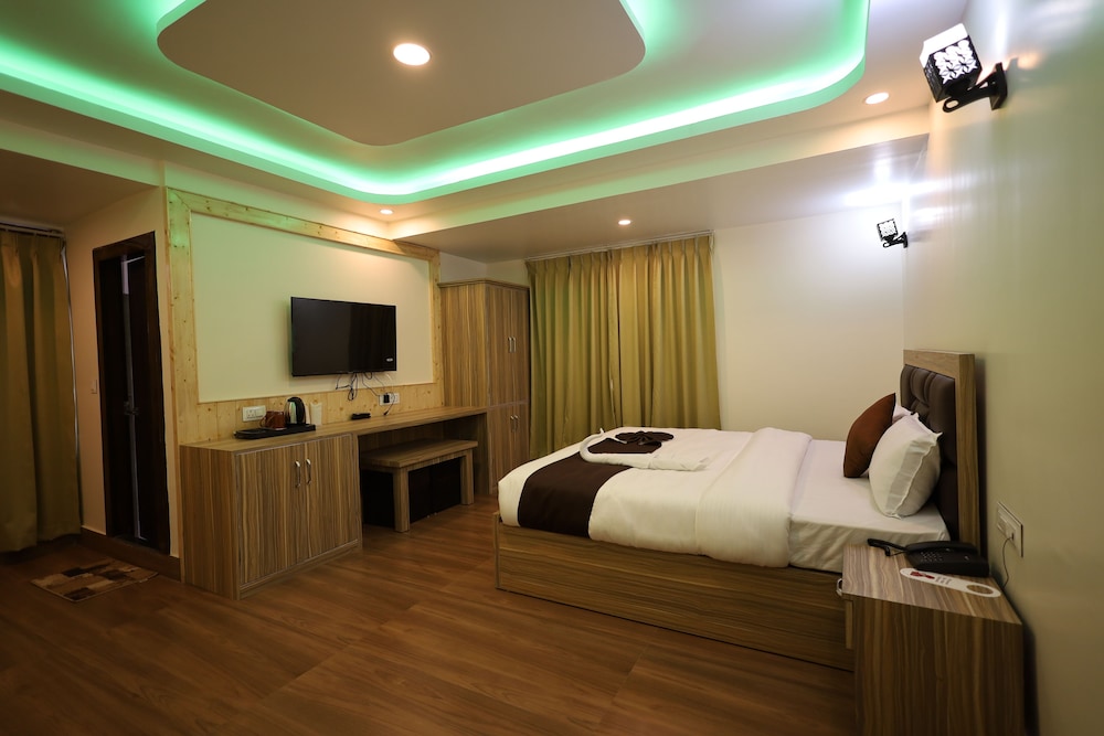 Deluxe Room - Photo 6