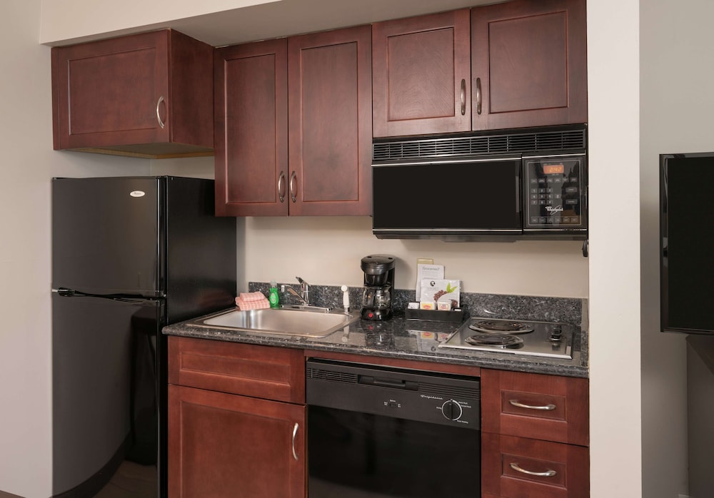 Suite, 1 Bedroom - Photo 6
