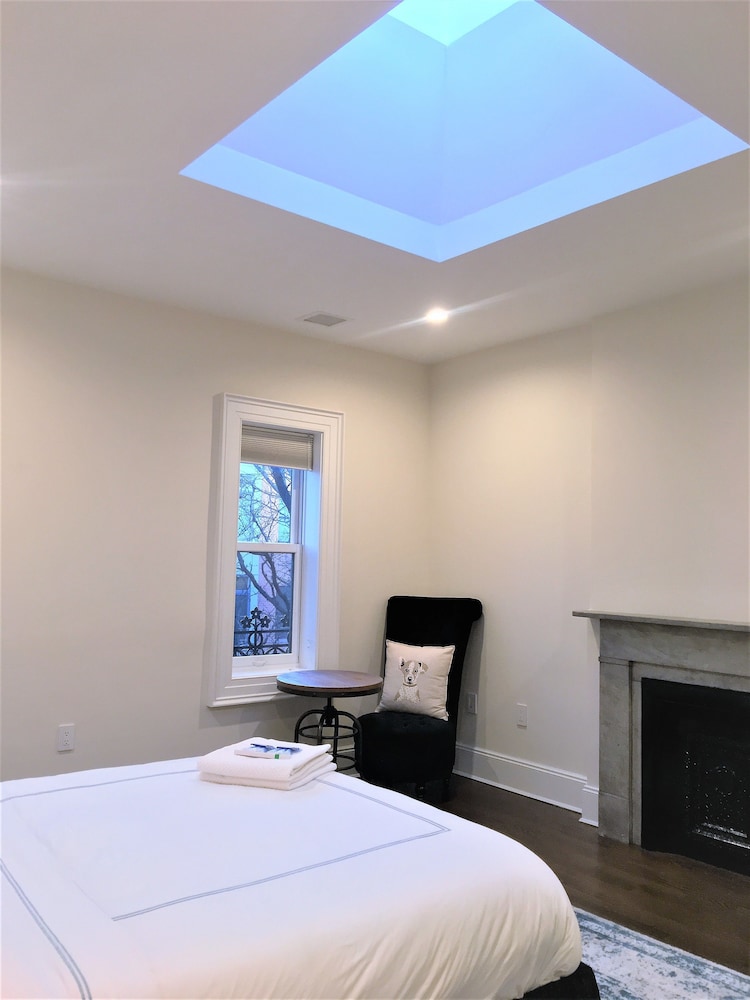 Luxury Townhome, 5 Bedrooms, Bathtub photo 3