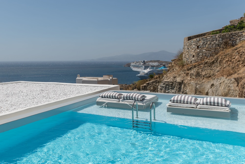 Grand Suite with pool - Photo 6