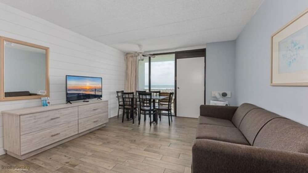 Signature Room, Multiple Beds, Ocean View