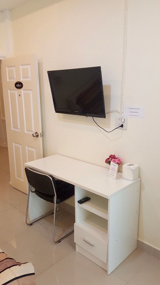 Budget Double Room photo 2