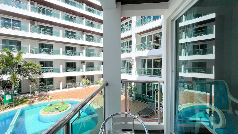 Deluxe Triple Room, Pool View - Photo 7