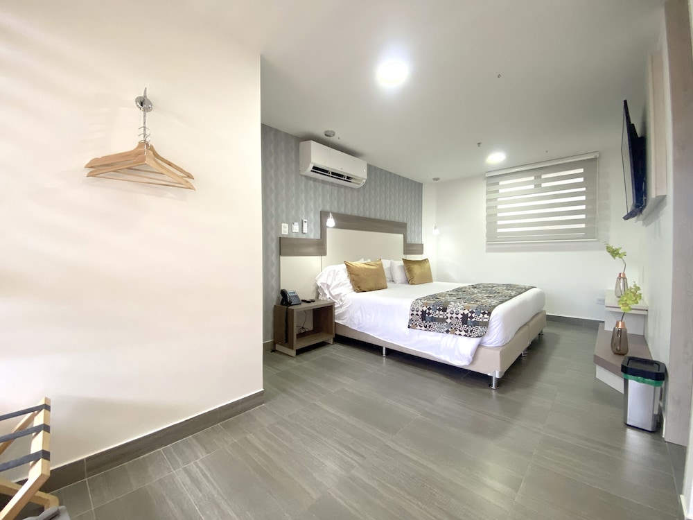 Deluxe Studio Suite photo 2