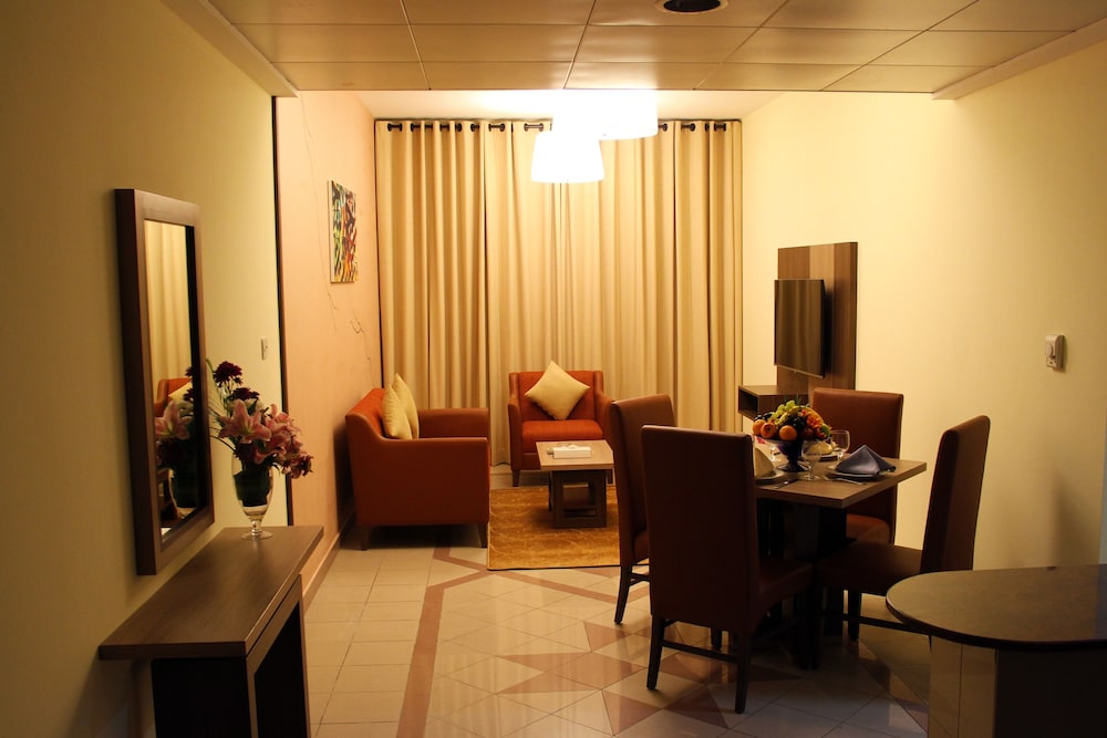 Suite, 2 Bedrooms photo 2
