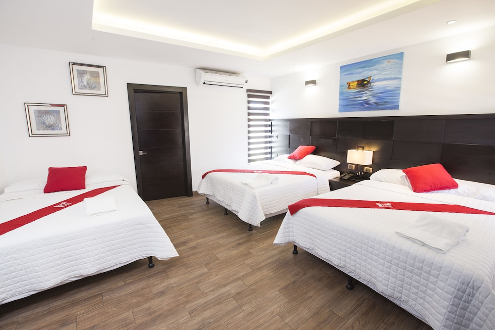Family Room, 1 Bedroom, Pool View