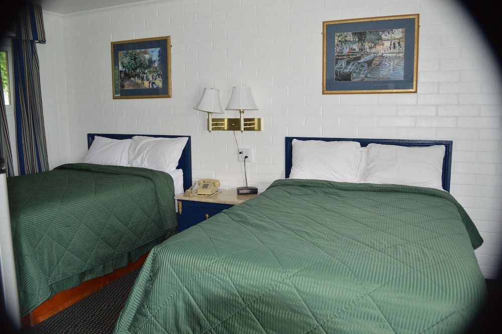 Room, 2 Double Beds photo 1