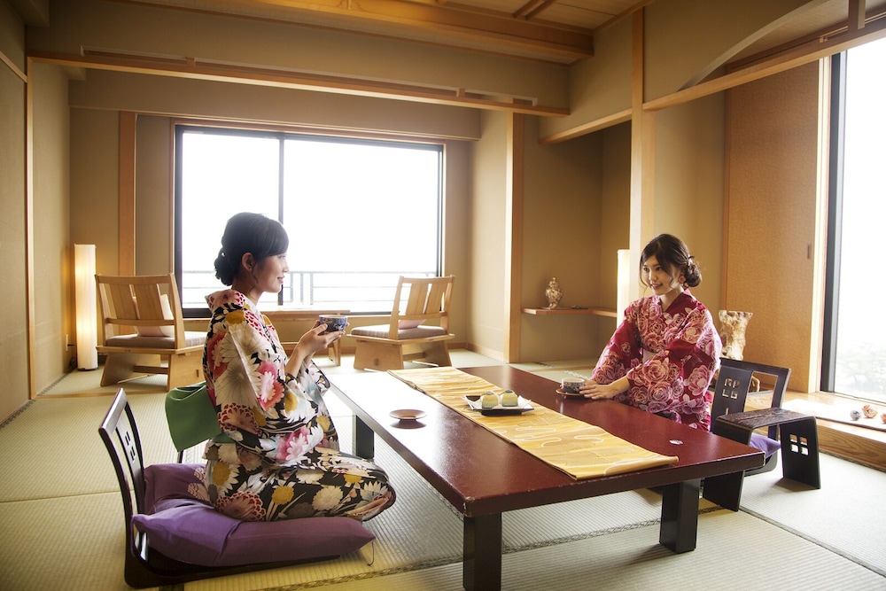 Standard Japanese Style Room for 7 Guests photo 2