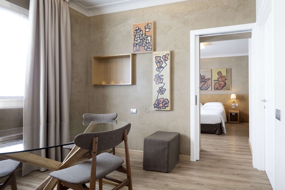 Executive Room, 1 King Bed, Non Smoking photo 1