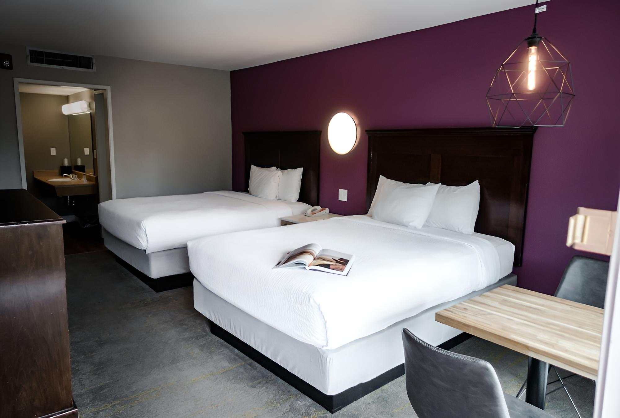 Deluxe Double Room, 2 Queen Beds, Pool View photo 1