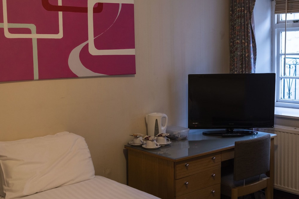 Classic Triple Room, Multiple Beds, Non Smoking photo 3