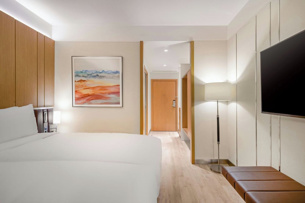 Room, 2 Twin Beds, City View - Photo 1