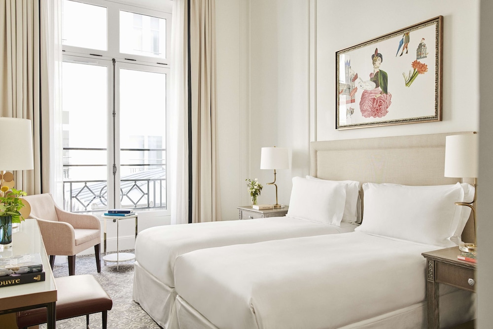 Deluxe with Two Twin Beds (Non Smoking)