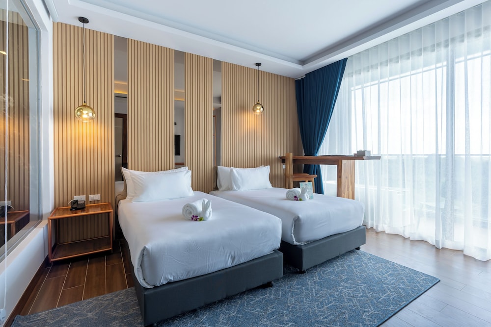 Premium Deluxe Twin Room - Photo 12