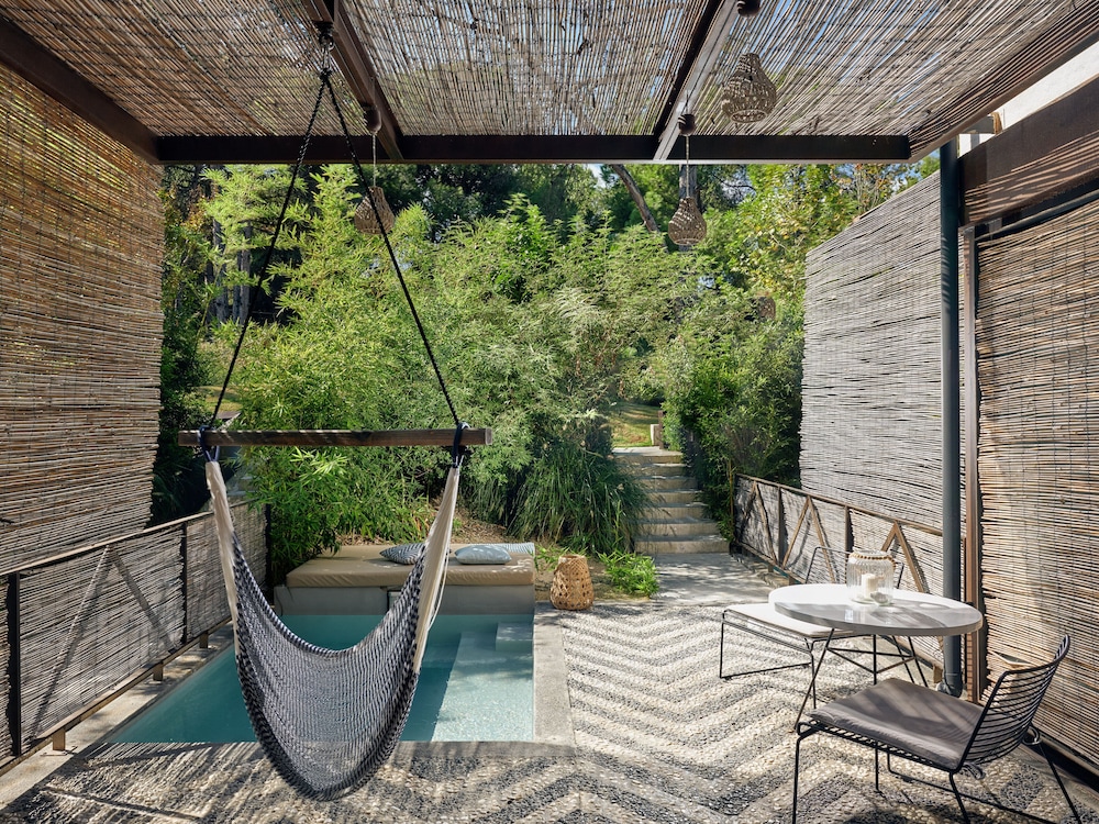 One Bedroom Pool Suite photo 1