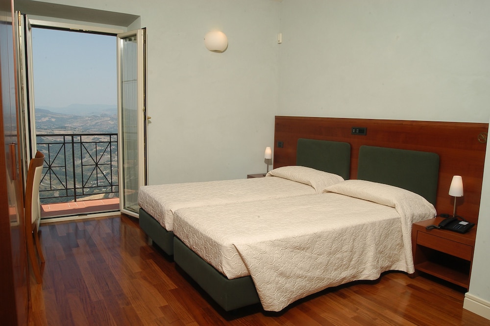 Superior Triple Room photo 1