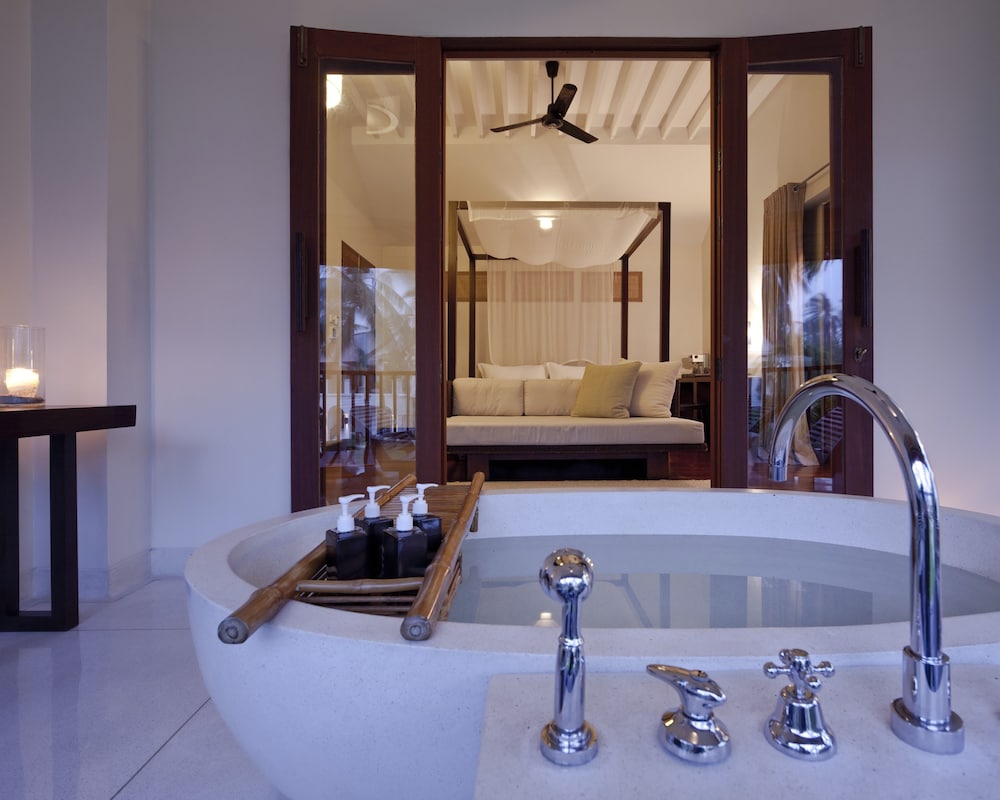 One Bedroom Duplex Suite - Photo 6