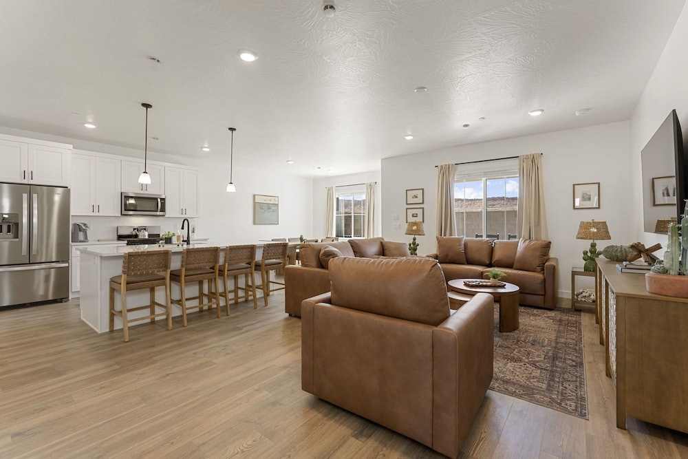 Townhome, 4 Bedrooms