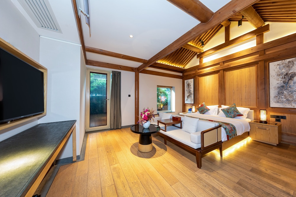 Comfort Triple Room, Garden View