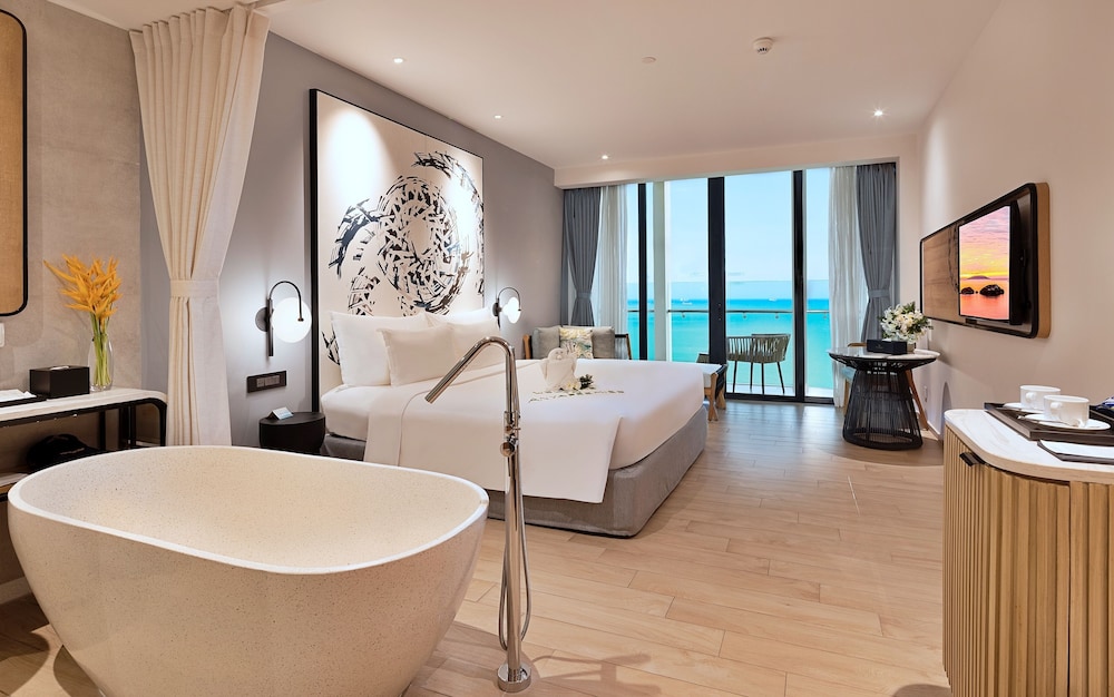 Premier Executive Ocean View King - Photo 1