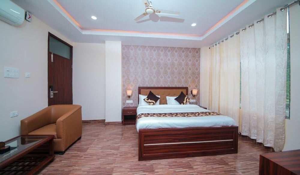 Junior Suite with Riverview photo 3