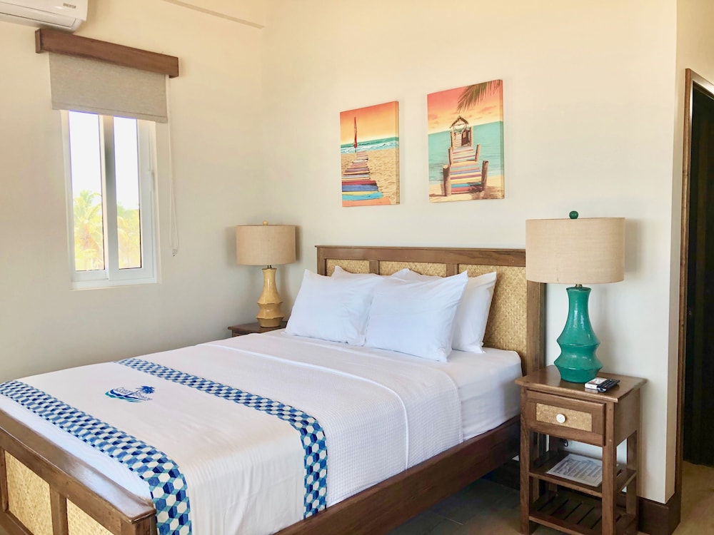 Exclusive Studio, 1 Queen Bed, Balcony, Beach View photo 2