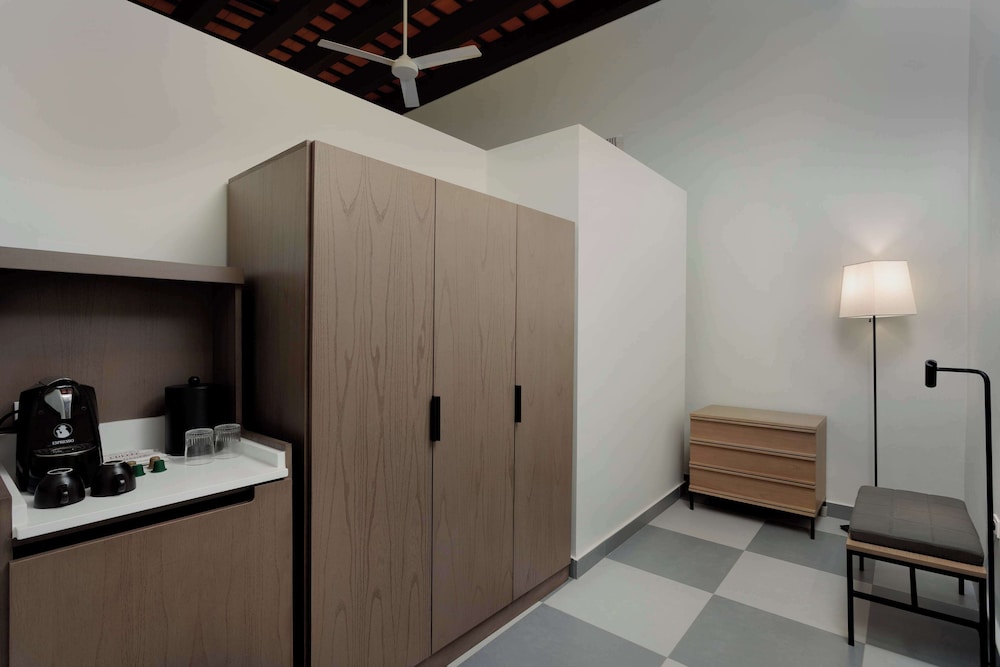 Suite, 1 King Bed (Infanta) - Photo 2