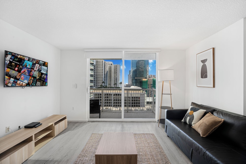 Luxury Condo, 1 Bedroom, City View photo 1