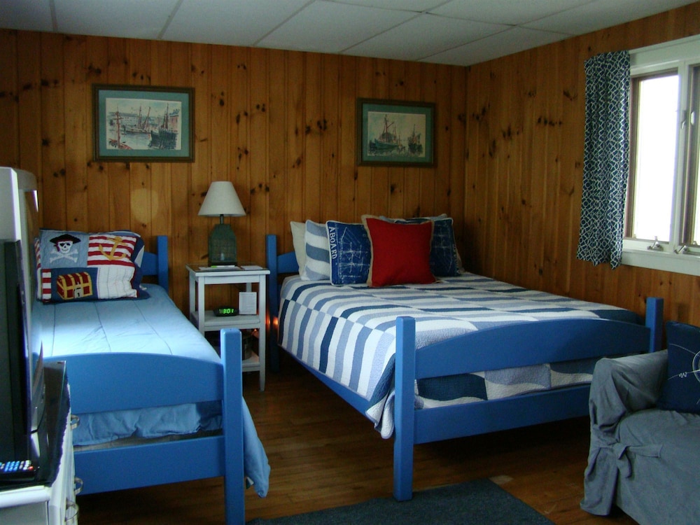Classic Room, 1 Queen Bed with Sofa bed photo 2