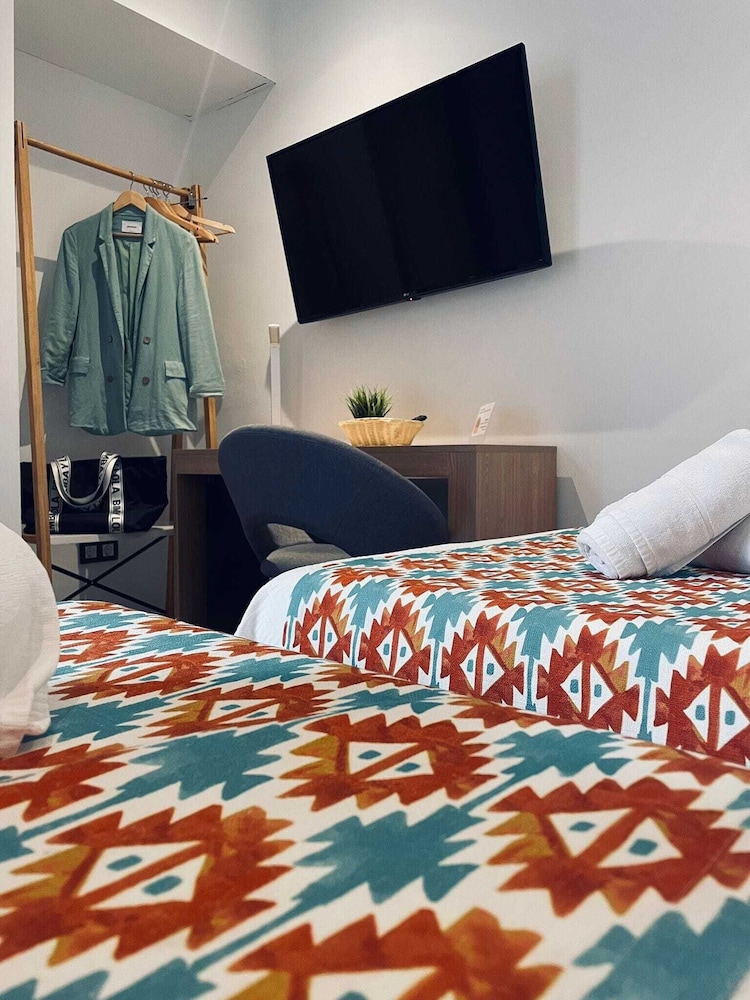 Twin Room, Accessible - Photo 3
