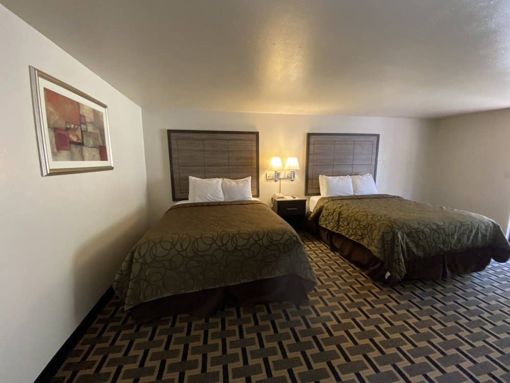 Deluxe Room, 2 Queen Beds, Non Smoking - Photo 7