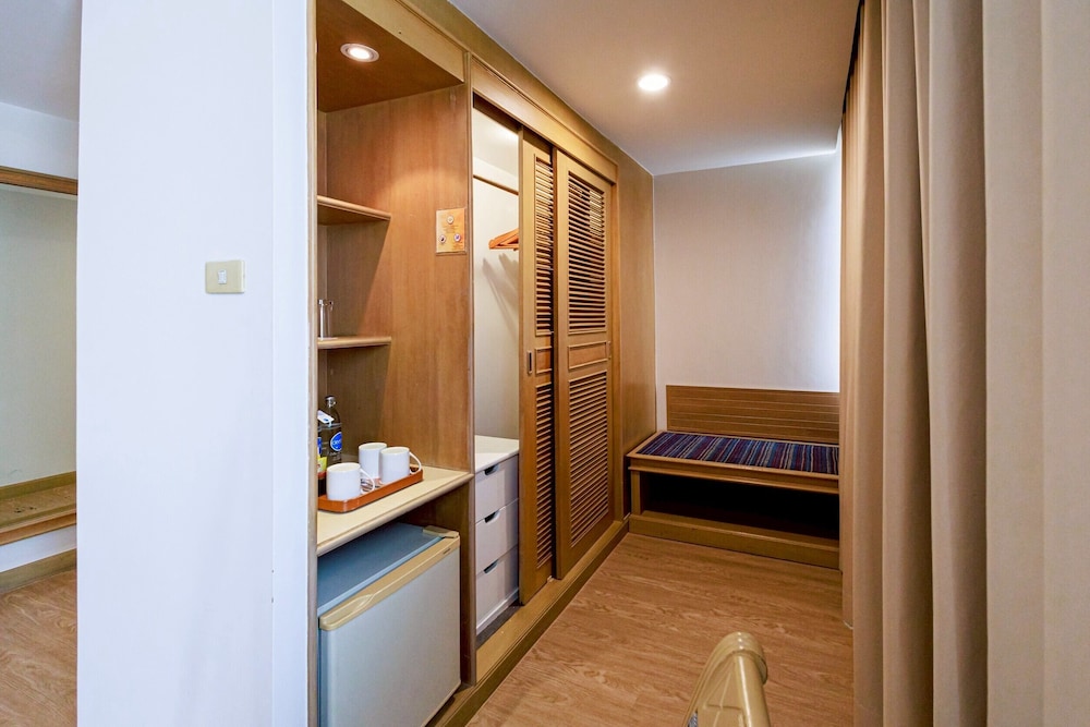 Family Room, Multiple Beds thumbnail 5