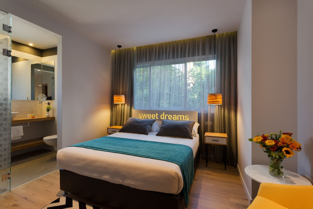 Deluxe Room - Photo 7